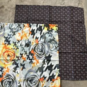 2 Men’s Pocket Squares with patterns. Beautiful with any suit.